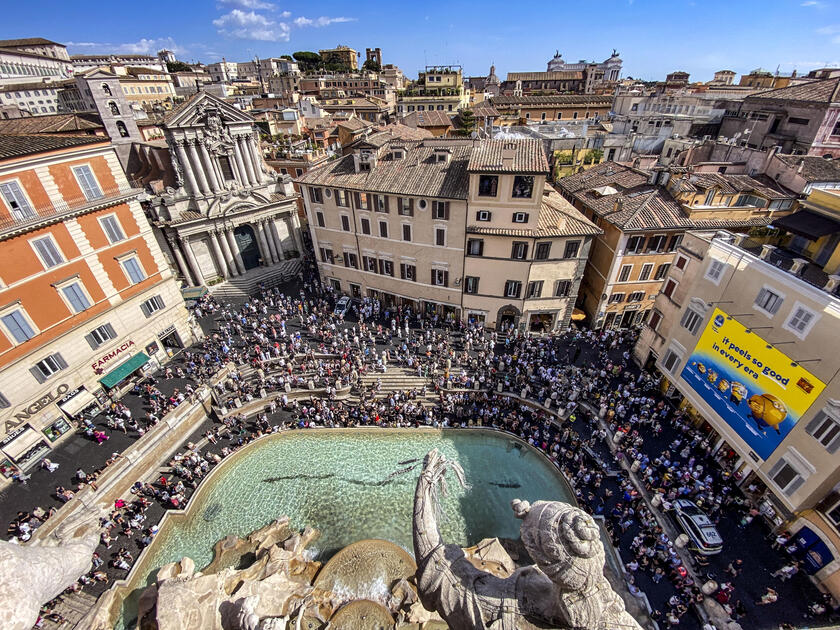 Fontana di Trevi vista dalla terrazza di palazzo Poli