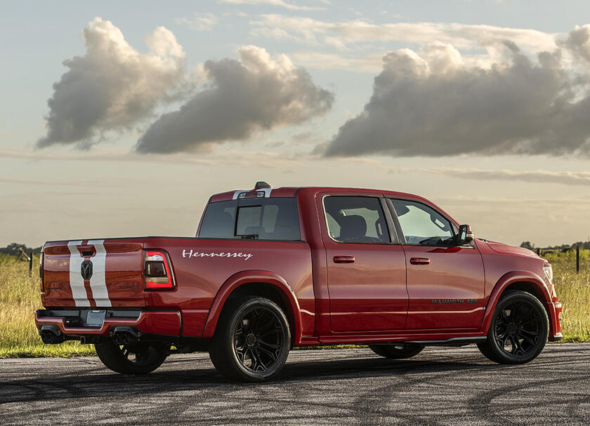 Super pick-up Hennessey Mammoth 400