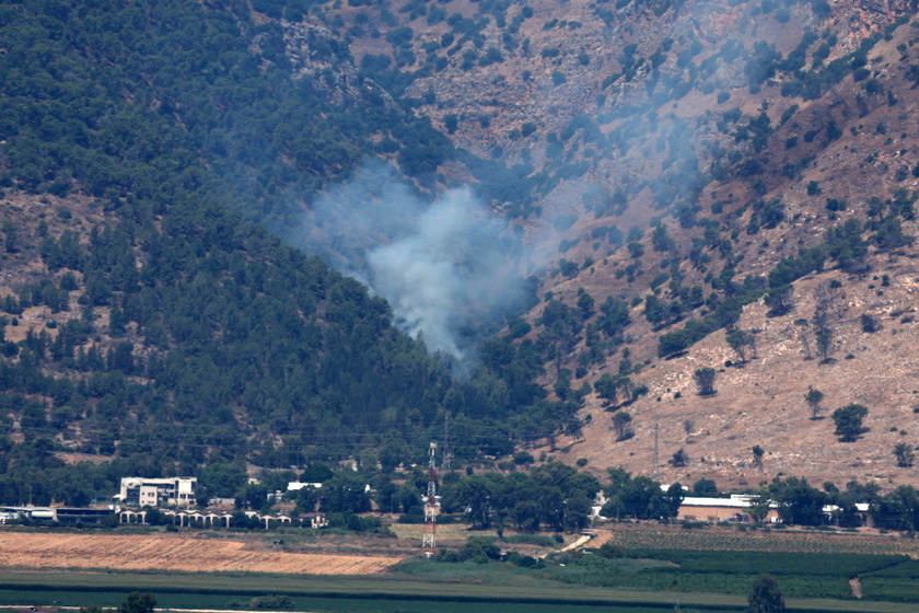 Israeli army continues strikes on Hezbollah targets at Israeli-Lebanese border