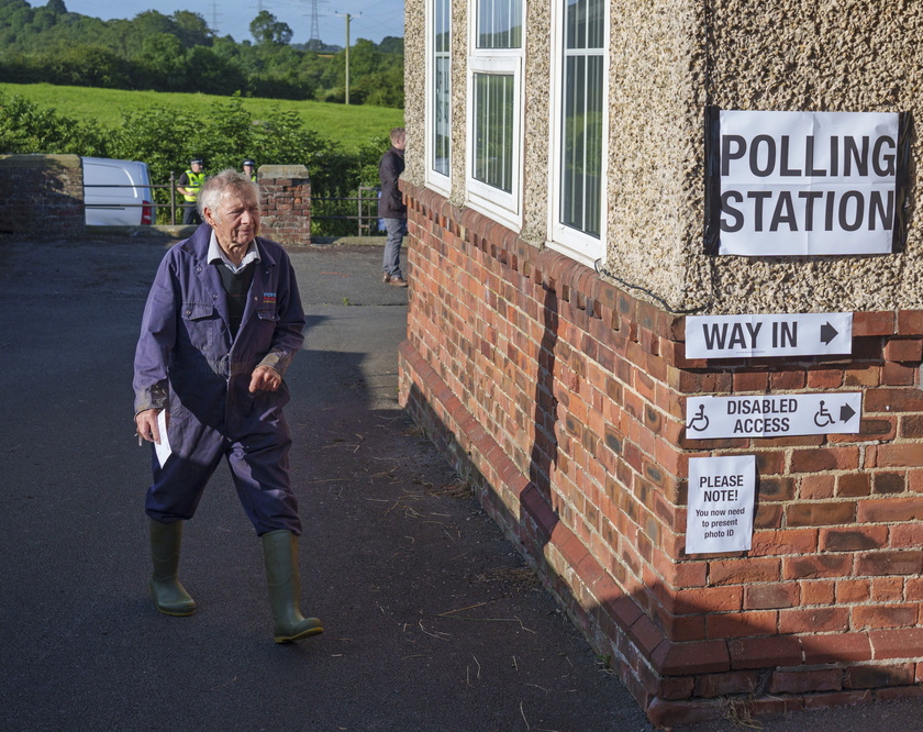 Britons votes in UK General Election