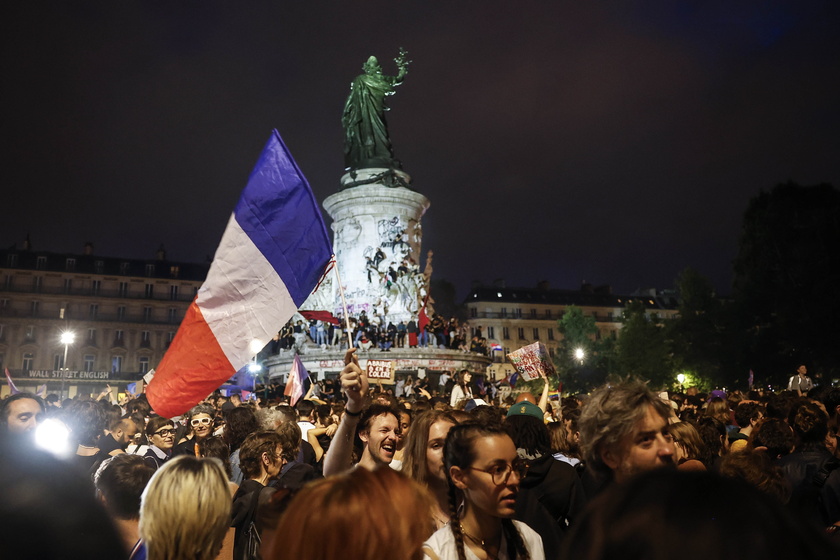 French people react after the legislative elections results