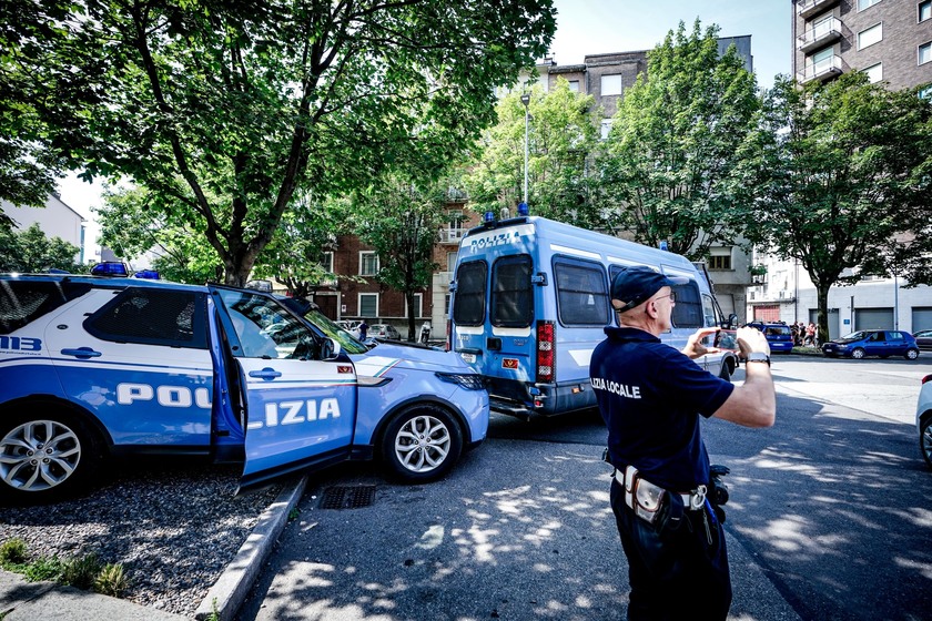 Torino, digos sgombera il centro sociale anarchico ex Lavatoio