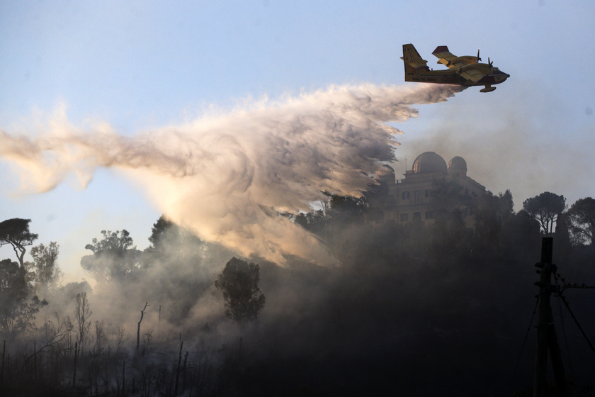 ++ Incendio Roma: i residenti, paura per fiamme ed esplosioni ++