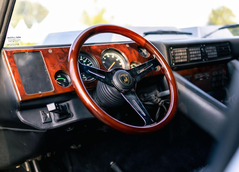 Lamborghini LM002 carrozzata wagon da Diomante