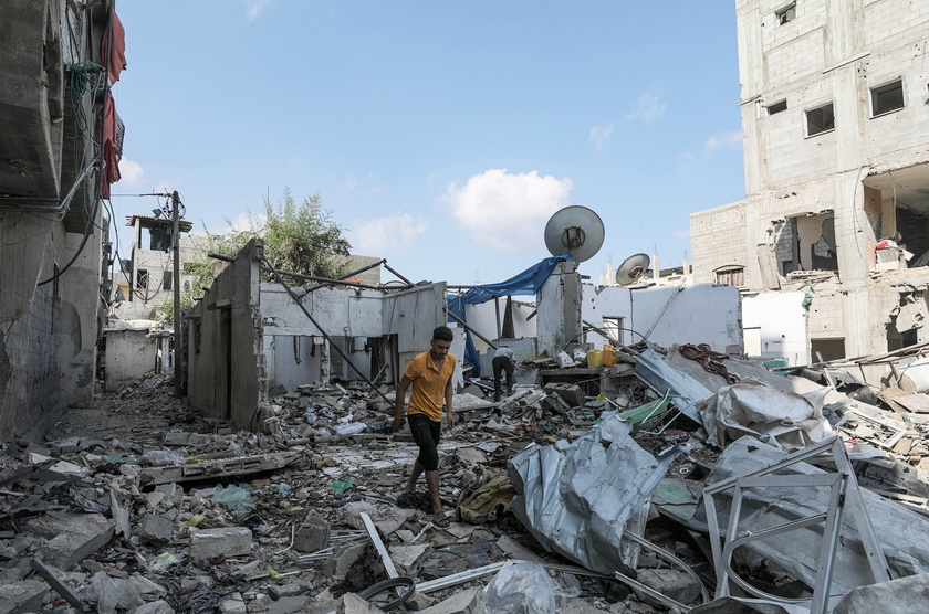 Israeli air strike in Al Maghazi refugee camp