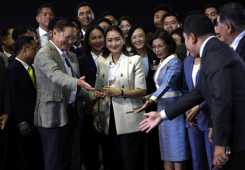 Thaksin Shinawatra's youngest daughter Paetongtarn Shinawatra elected to become Thailand's new prime minister