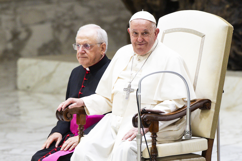 Il Papa, il diavolo di solito entra dalle tasche