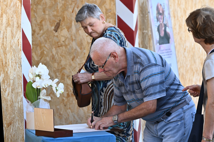 NEL BERGAMASCO I FUNERALI DI SHARON VERZENI