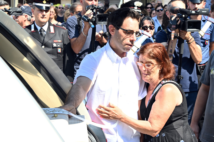 NEL BERGAMASCO I FUNERALI DI SHARON VERZENI