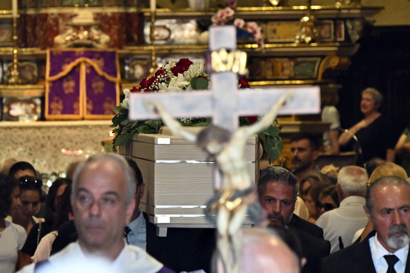 NEL BERGAMASCO I FUNERALI DI SHARON VERZENI