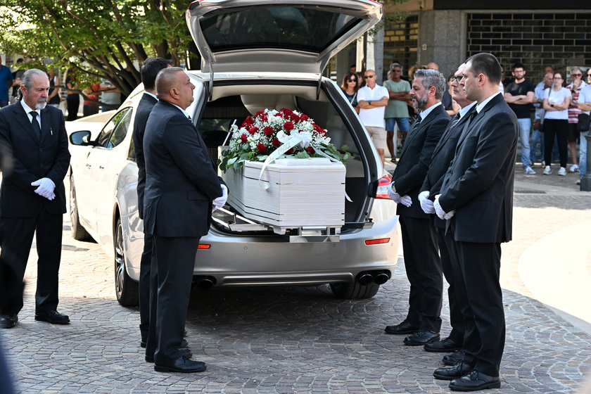 NEL BERGAMASCO I FUNERALI DI SHARON VERZENI