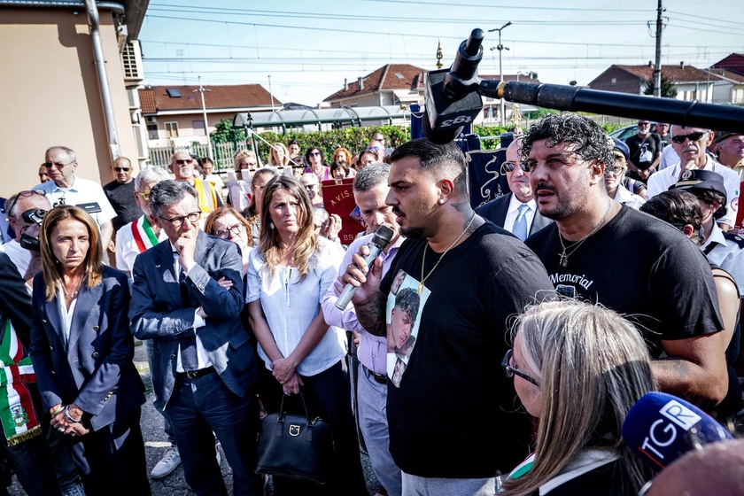 Brandizzo: ricordati i cinque operai morti nell'incidente