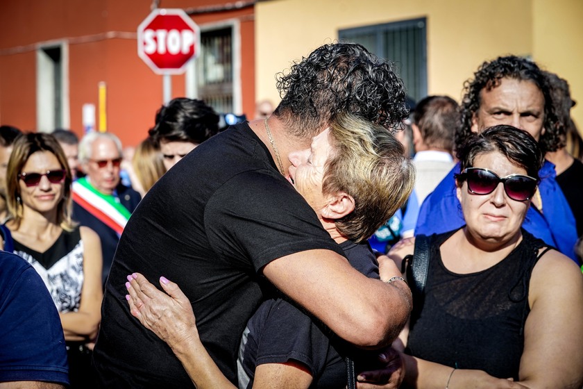 Brandizzo: ricordati i cinque operai morti nell'incidente