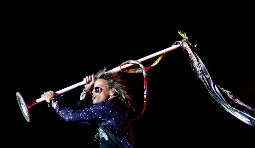 Gli Aerosmith dicono addio al palco, Tyler senza voce