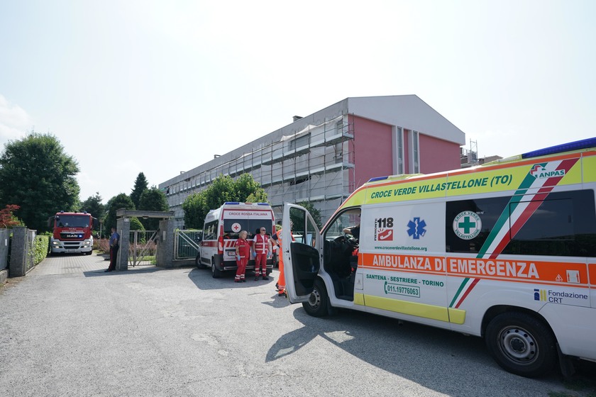 ++ Esplosione in alloggio con lavori, crolla parte ponteggio ++