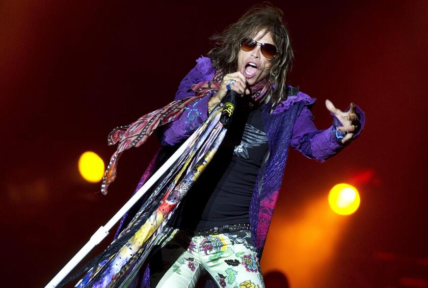 Gli Aerosmith dicono addio al palco, Tyler senza voce