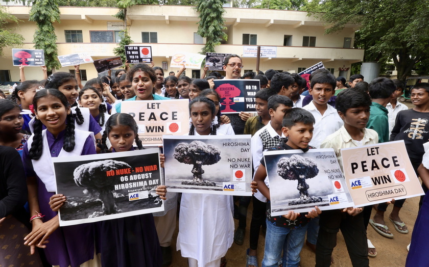 Children mark Hiroshima Day in Bangalore