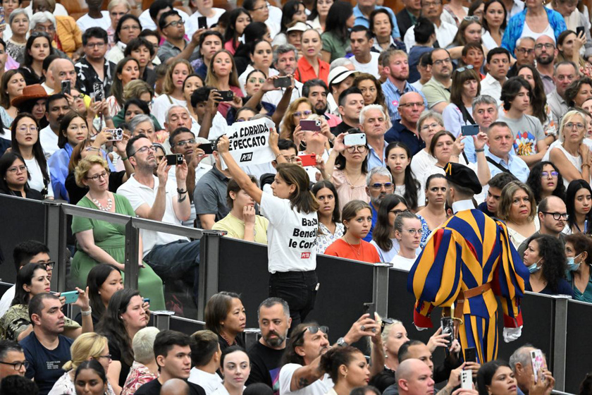 Il Papa in Aula Paolo VI, tornano le udienze generali