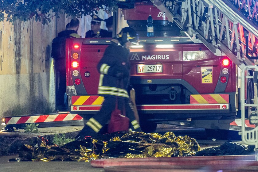 Incendio in negozio a Milano, morti tre giovani cinesi