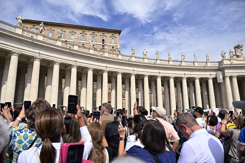 Il Papa, i migranti sono fratelli e sorelle