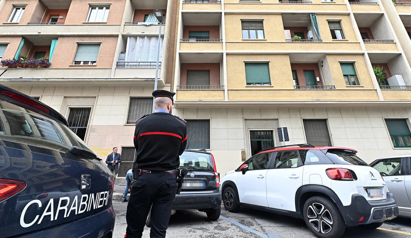 UCCIDE L'EX MOGLIE CON UNA COLTELLATA DAVANTI AI FIGLI