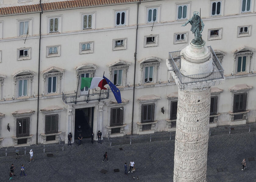 Il servizio aereo dei Carabinieri compie 60 anni