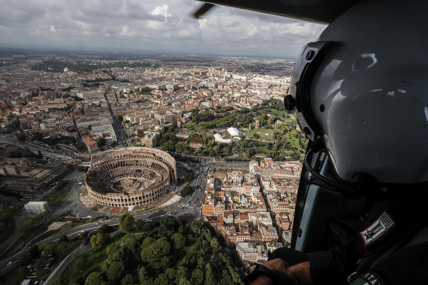 Il servizio aereo dei Carabinieri compie 60 anni