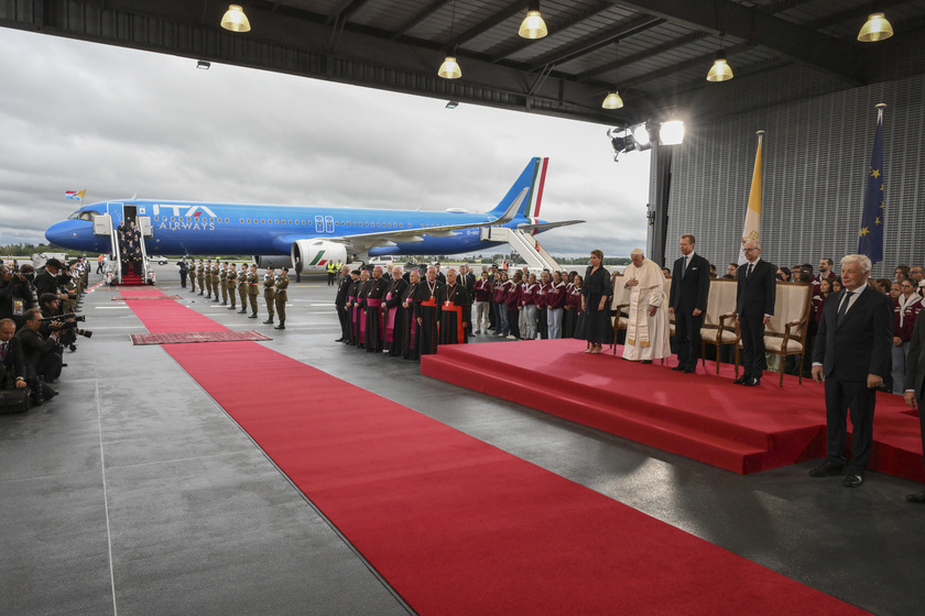 Il Papa è arrivato in Lussemburgo