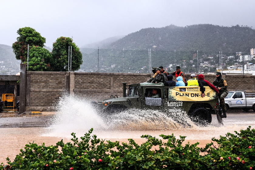 Authorities raise death toll in southern Mexico due to Hurricane John's passage