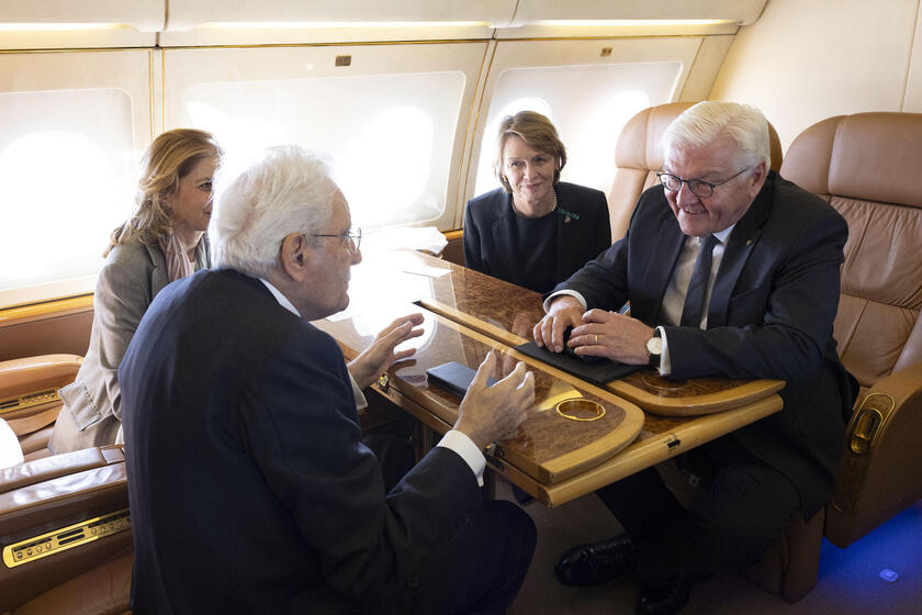 Mattarella e Steinmeier atterrano a Bologna