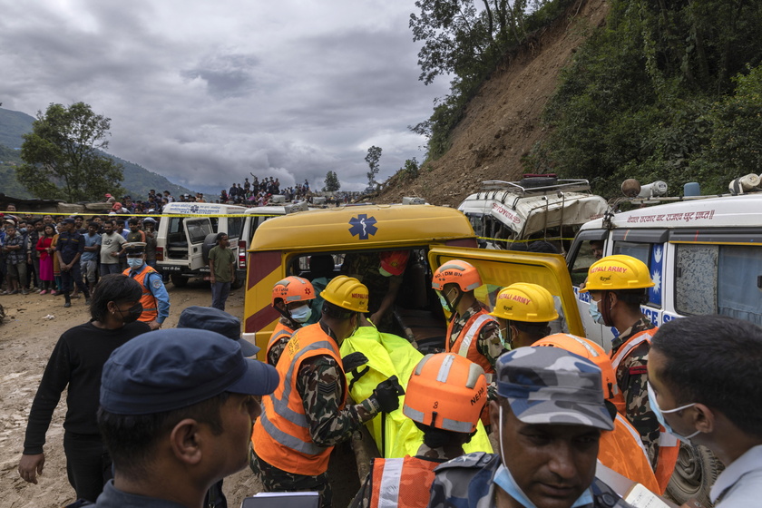 More than 100 dead in landslides and floods in Nepal 