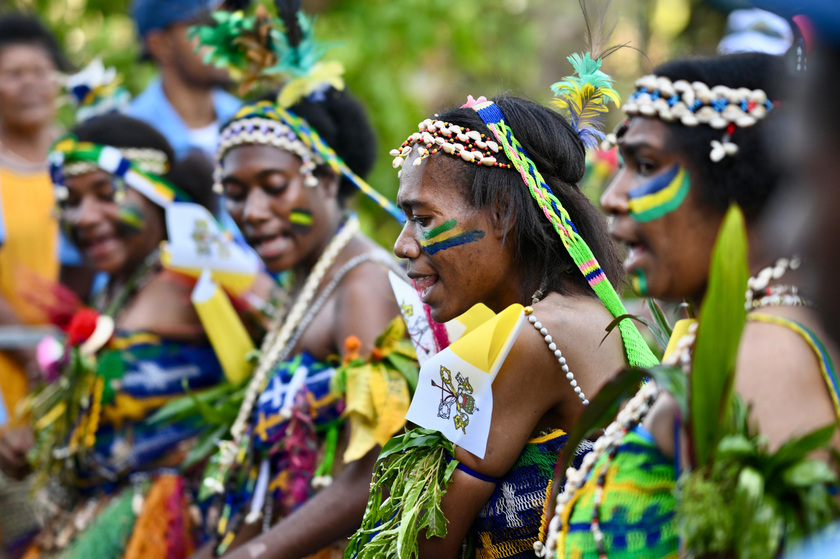 Pope Francis visits Papua New Guinea