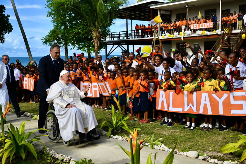 Pope Francis visits Papua New Guinea