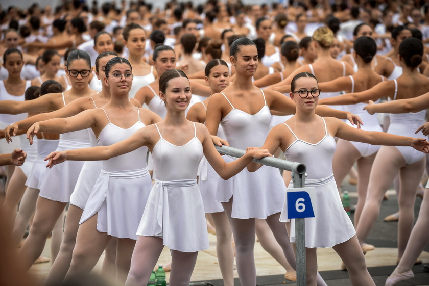 OnDance dance festival at Piazza Duomo in Milan