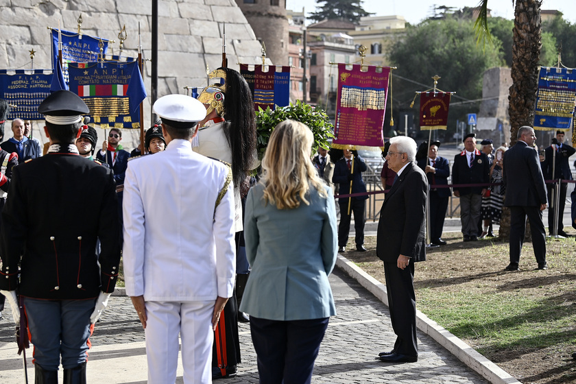 8 Settembre: Mattarella depone corona a Porta San Paolo