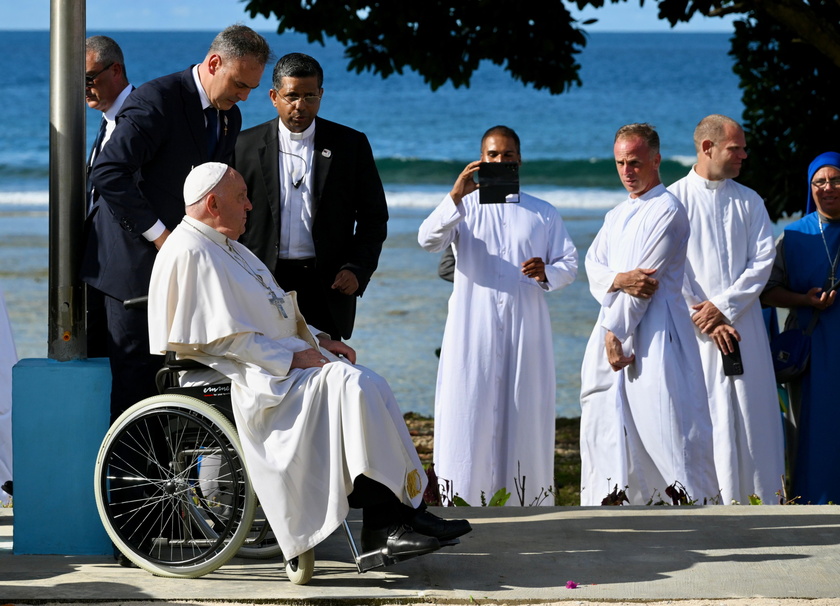 Pope Francis visits Papua New Guinea