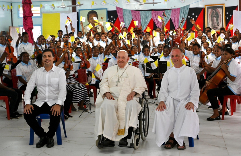 Pope Francis visits Papua New Guinea