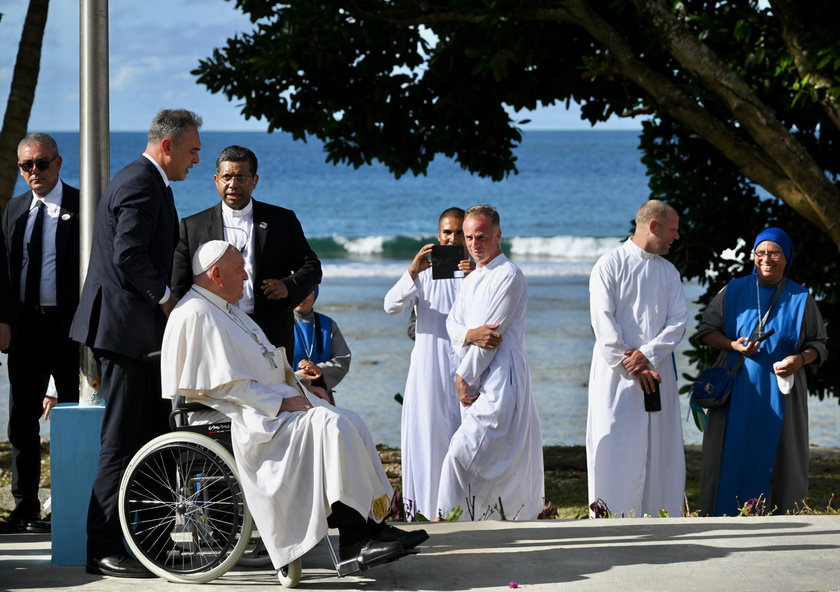 Pope Francis visits Papua New Guinea