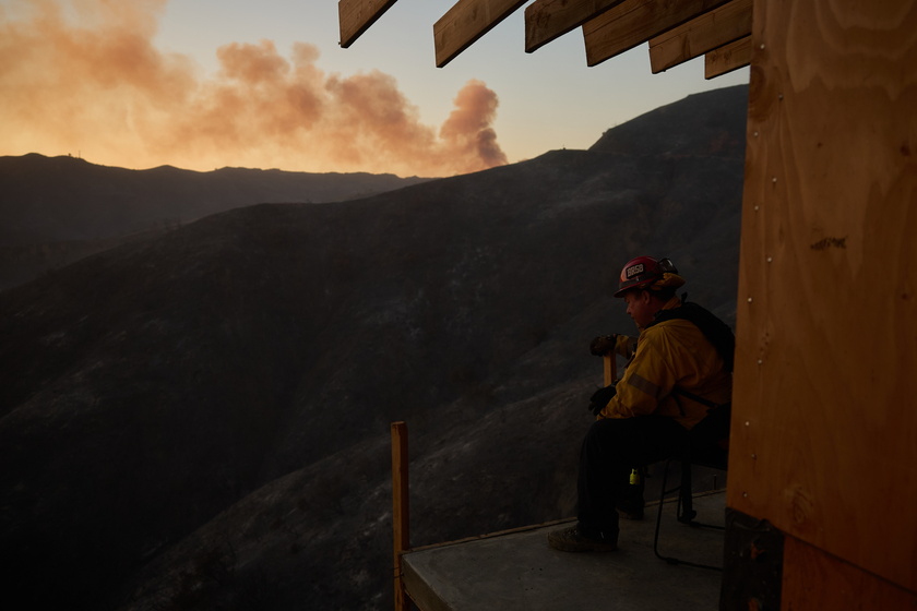 Wildfires continue to rage through Los Angeles area