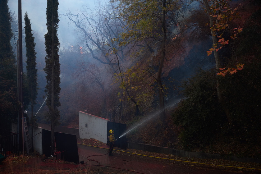 Wildfires continue to rage through Los Angeles area