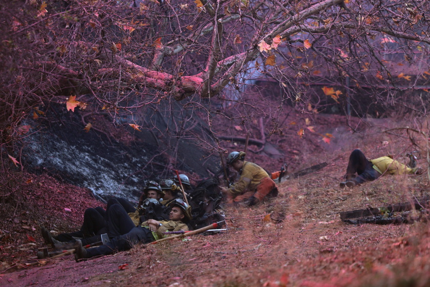 Wildfires continue to rage through Los Angeles area