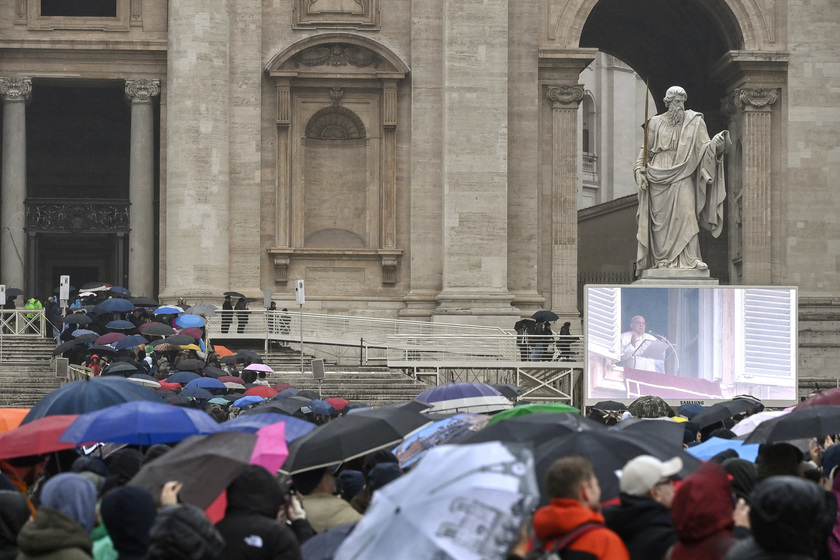 ++ Il Papa, basta colpire civili, rispettate i diritti umani ++