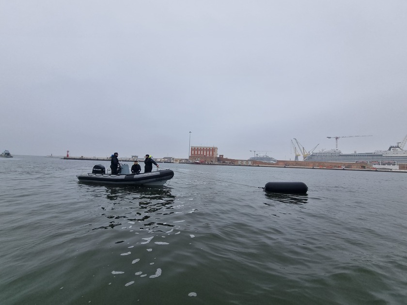 Terminato il disinnesco dell'ordigno bellico al porto di Ancona