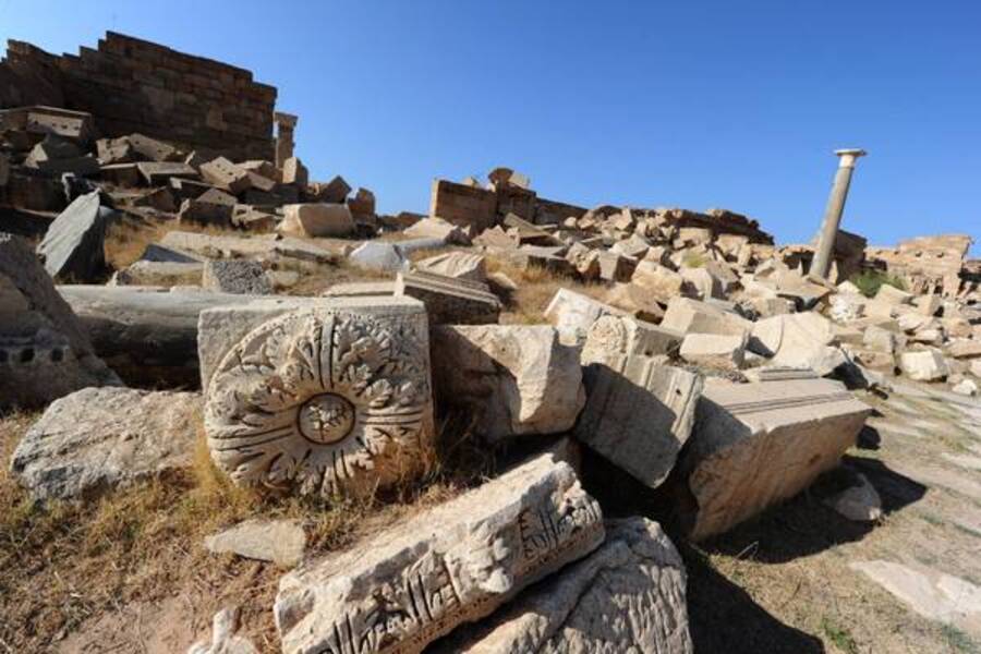 A Leptis Magna, l'antica citta' romana fiore all'occhiello dell'archeologia del regime libico, gli insorti devono fare i conti con anni di incuria, mala gestione e disinteresse. © Ansa