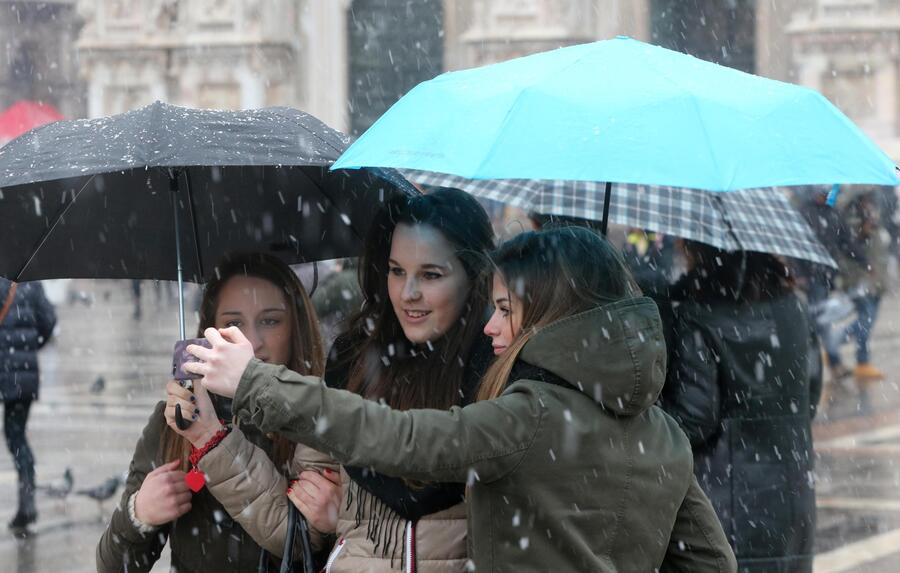 Maltempo: nevica a Milano, prima volta in stagione © 