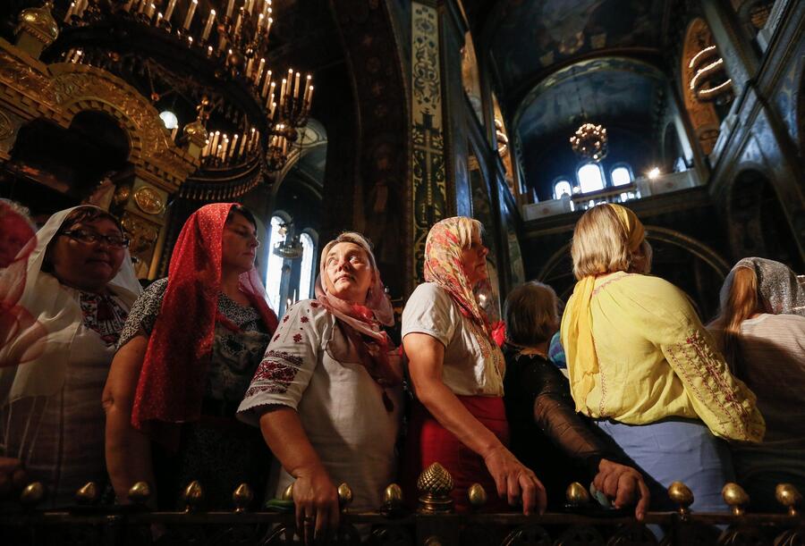 Kiev Credenti Ortodossi A Messa Cattedrale San Volodymir Primopiano Ansait 