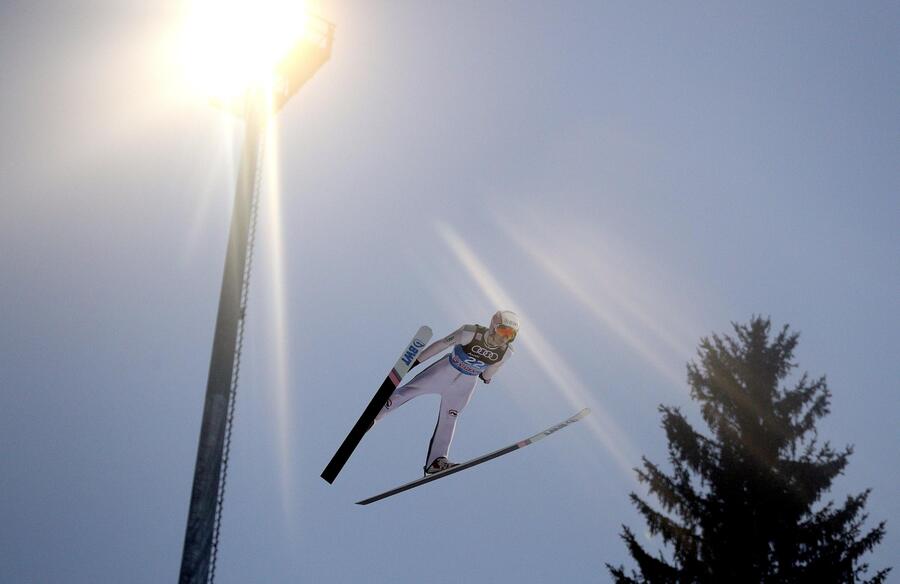 Sci,Vojtech Stursa alle prove del torneo Quattro trampolini Sport