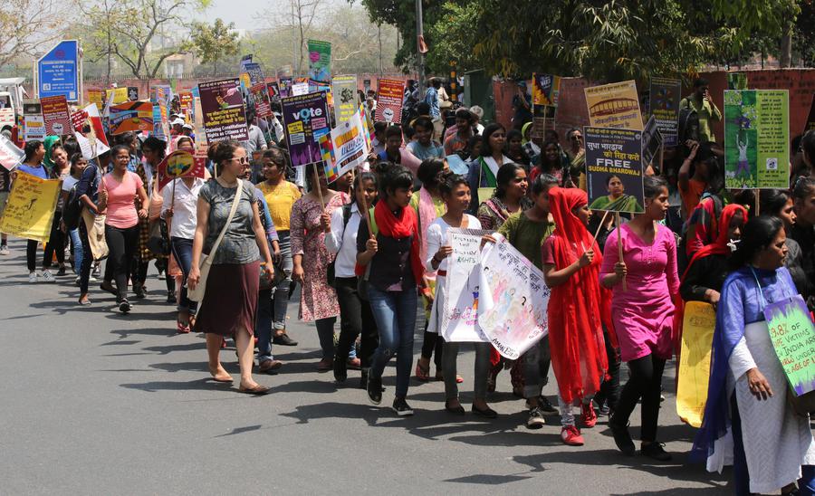 Attiviste Indiane In Marcia A Nuova Delhi Per Diritti Donne Primopiano Ansait