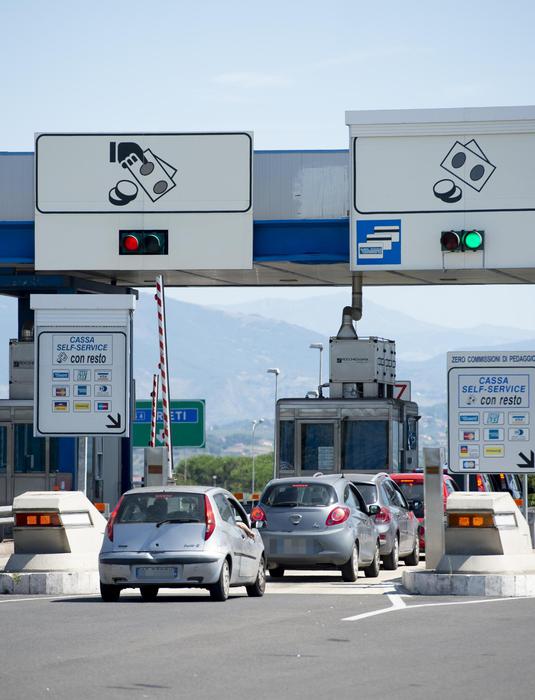 Esodo: Sabato Da Bollino Nero, Code Su Strade E Autostrade - Primopiano ...