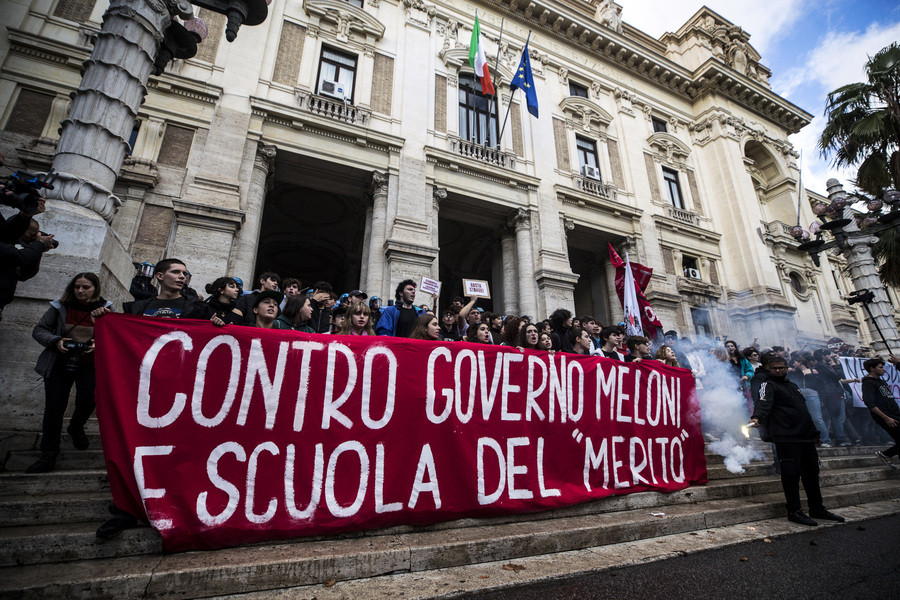 Scuola: Manifestazione Studentesca 'No Meloni Day' - Primopiano - Ansa.it